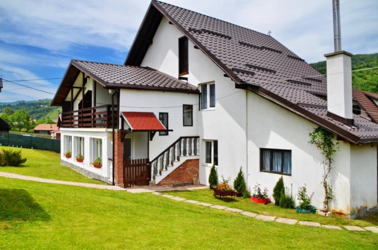 Pensiunea Casa Ady Törcsvár Kültér fotó